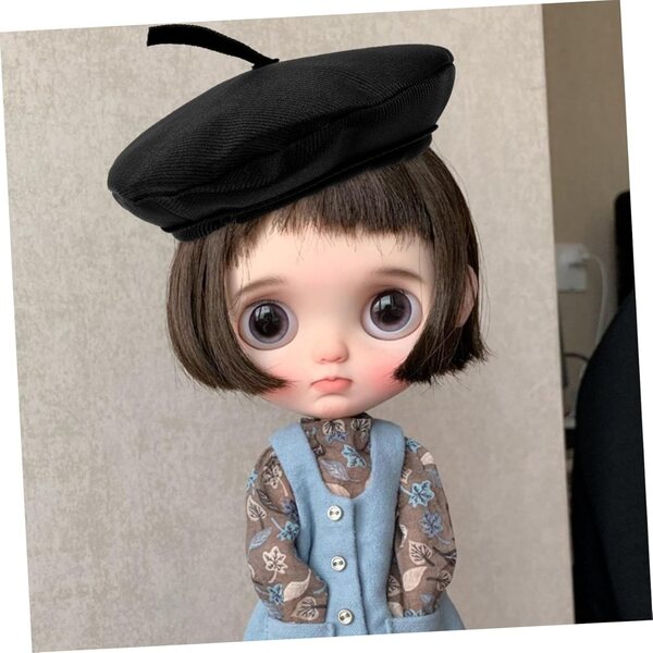 Mini Berretto Nero per Bambola 20 cm - Cappello Miniatura per Cosplay e Decorazioni