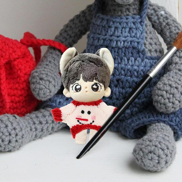Mini Maglione Natalizio in Peluche per Bambole, Accessorio Morbido e Colorato