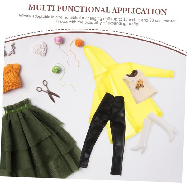 Gelbes Regenmantel-Set für Puppen und Stofftiere: Jacke, Weste, Hose und Stiefel
