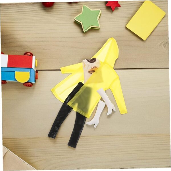 Gelbes Regenmantel-Set für Puppen: Weste, Hose, Stiefel und Regenponcho