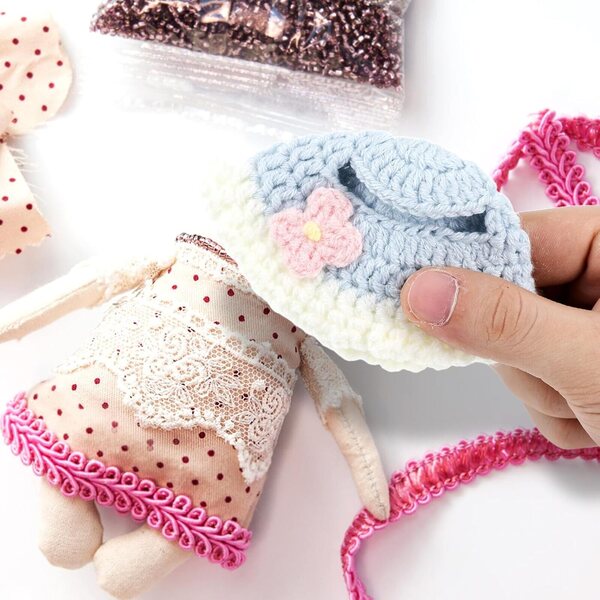 Strickmütze und Lätzchen-Set für Puppen und Stofftiere, weiche und kreative Accessoires