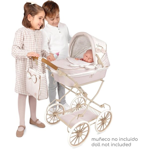 DeCuevas Toys Verona Zusammenklappbarer Puppenwagen mit Tasche und Ablagefach