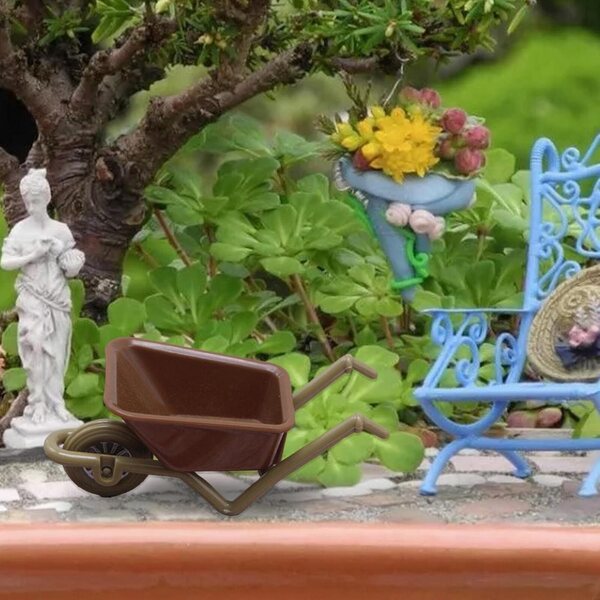 Carriola giocattolo miniatura verde in ABS per decorazioni e gioco creativo