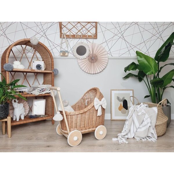 WikliBOX Kinderwagen aus Naturgeflecht für Puppen mit Holzrädern und Bettwäsche inklusive