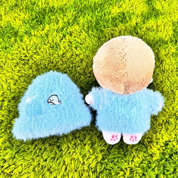 Niannyyhouse-Kleidungsset für 10–15 cm große Plüschpuppen mit Blauwal-Mütze und Pullover