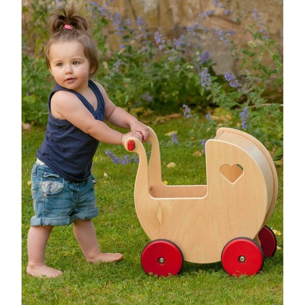 Moover Passeggino in Legno Naturale e Rosso Ciliegia per Bambole, Design Danese