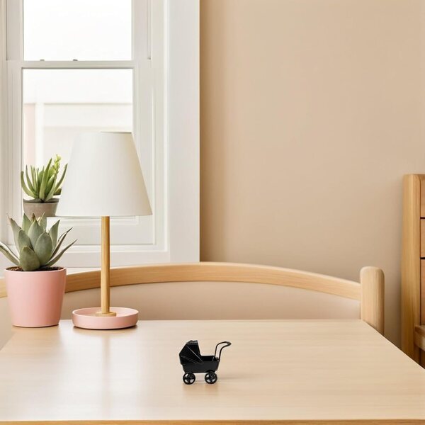 Miniatur-Kinderwagen aus schwarzem Schmiedeeisen für Puppenhaus und Schlafzimmer