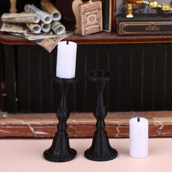 Set 2 portacandele miniatura stile retrò con 2 candele per casa delle bambole 1:12