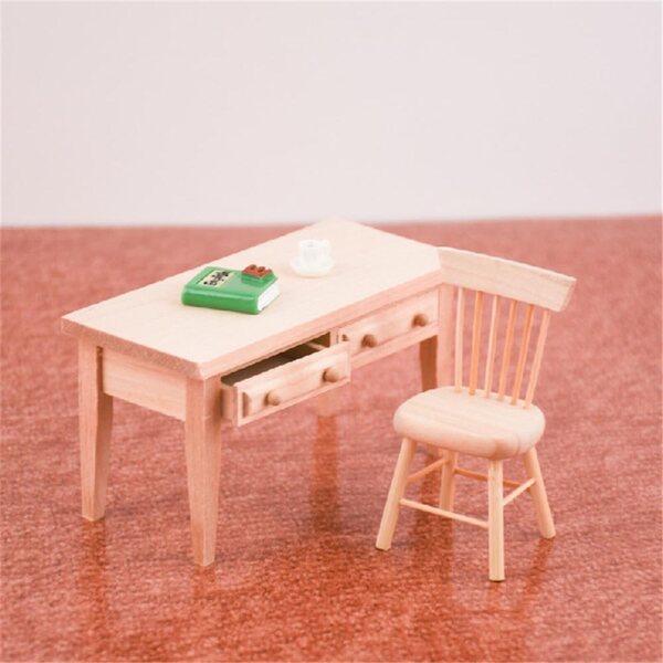 Holzschreibtisch für Puppenhausminiatur im Maßstab 1:12 – Uteruik