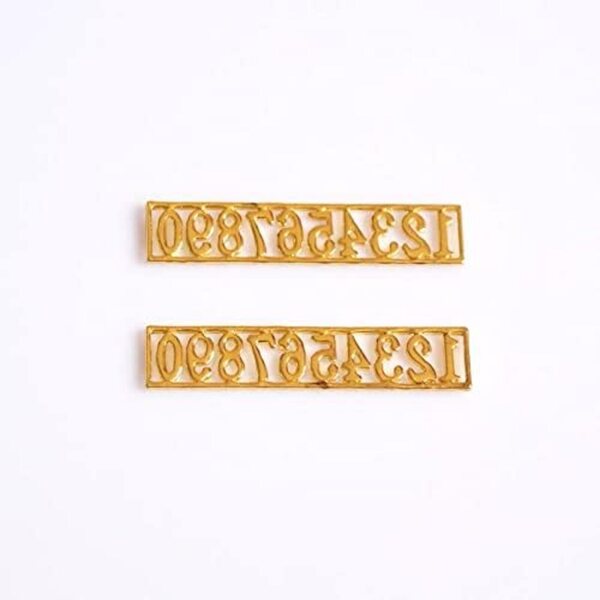 Set Vintage-Miniaturzahlen für Puppenhaustür 1/12 aus goldfarbenem Metall