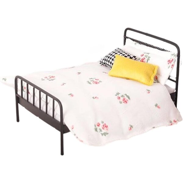 Letto in ferro vintage per bambole 1:12 con materasso e biancheria inclusi