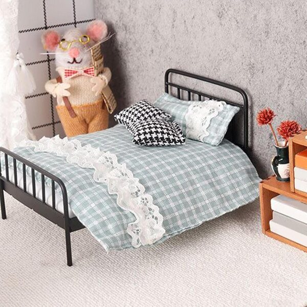 1:12 Miniatur-Puppenhausbett mit Vintage-Schmiedeeisendecke