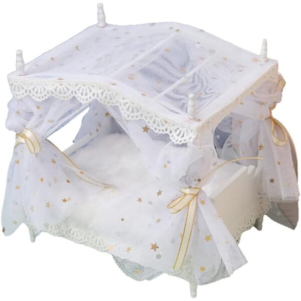 Letto Miniatura Casa delle Bambole 1/12 in Legno con Pizzo Bianco - Decorazione Camera