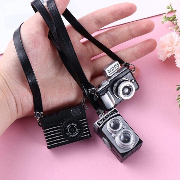 Mini fotocamera vintage in miniatura per casa delle bambole scala 1:12, accessorio retrò