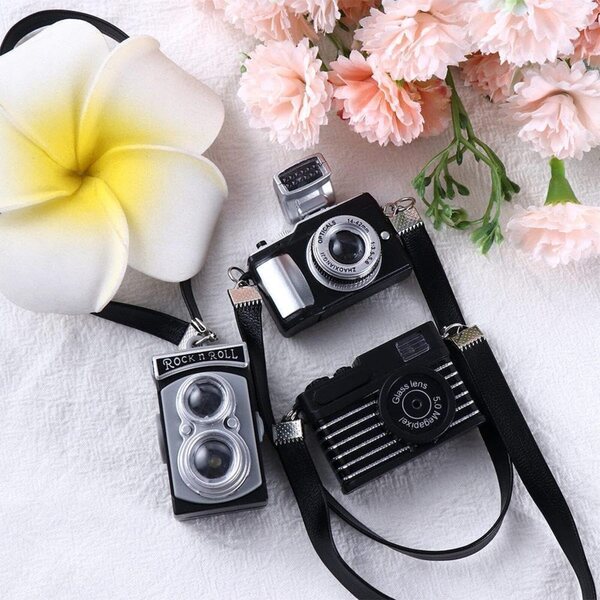 Mini fotocamera vintage in miniatura per casa delle bambole scala 1:12, accessorio retrò