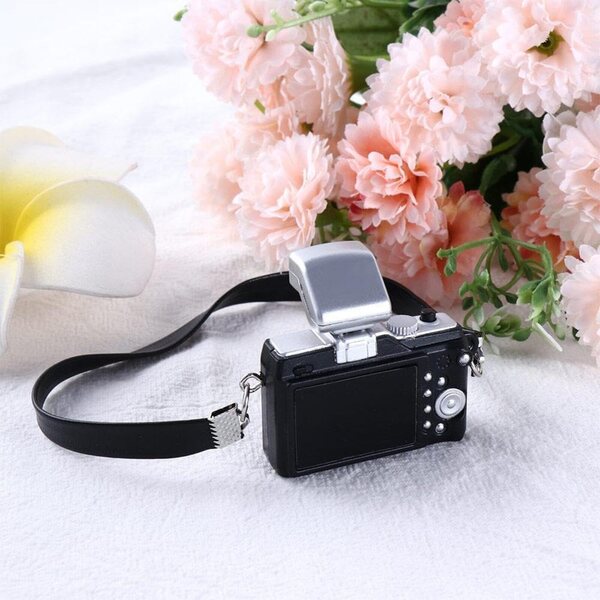 Mini fotocamera vintage in miniatura per casa delle bambole scala 1:12, accessorio retrò