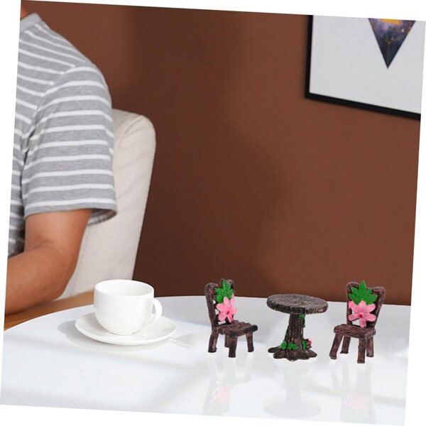 6-teiliges Set aus Miniatur-Feengartentisch und Stühlen für Puppenhäuser