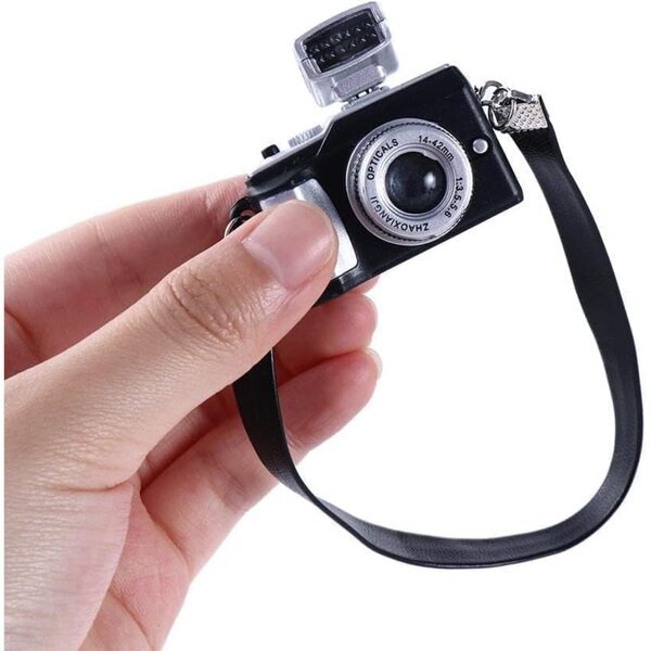Mini macchina fotografica nera vintage per casa delle bambole in scala 1:12
