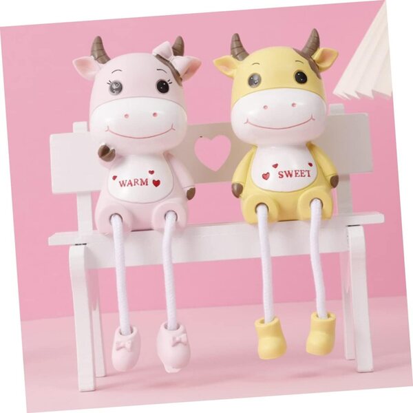 UPKOCH Set mit 3 weißen Mini-Hockern für Puppenhäuser und Zubehör. Foto