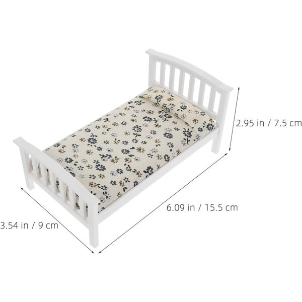Letto singolo in miniatura con materasso e cuscino floreali - Mobili per casa delle bambole