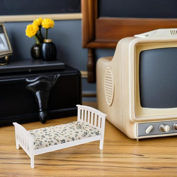Letto singolo in miniatura con materasso e cuscino floreali - Mobili per casa delle bambole