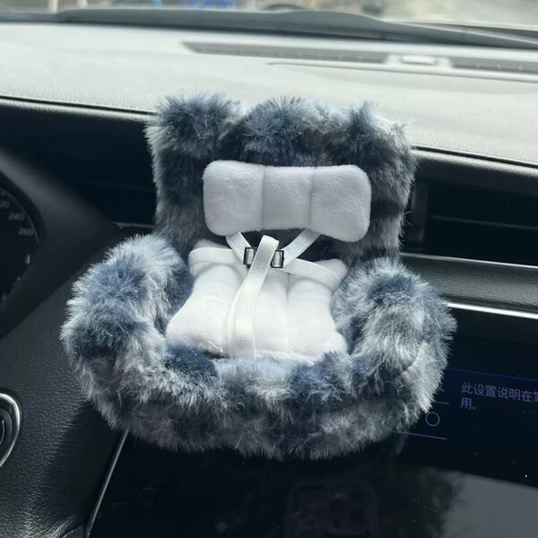 17 cm großer Puppenautositz mit pelzigem Kissen und Clip für Auto und Tisch
