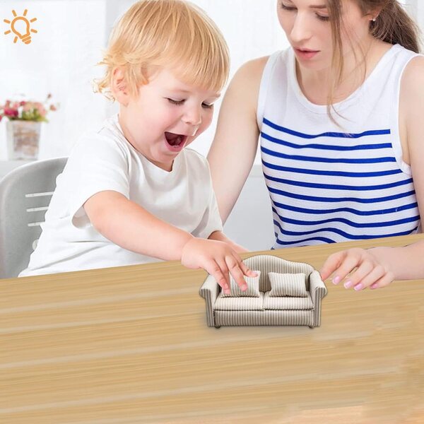 Sicheres und realistisches Miniatursofa aus Holz für Spielzeug – LearnLyrics