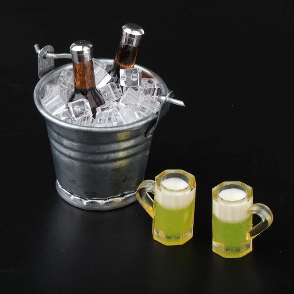 1/12 Puppenhaus-Miniaturset mit Flaschen, Eimer und Becher