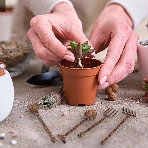 Metall-Gartenkelle für Puppenhaus – 4-teiliges Set im Maßstab 1:12