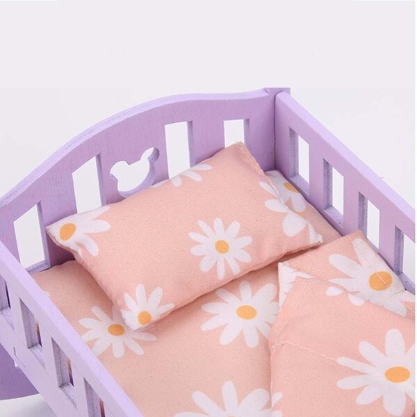 Holzbett für 1/12 Puppen mit Steppdecke und Kissen – Hochsimuliertes Rosa