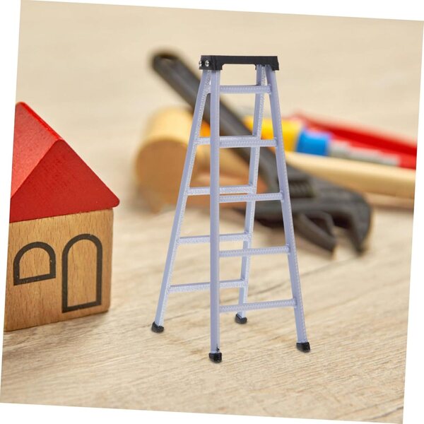 Puppenhaus-Miniatur im Maßstab 1:12 – klein und dekorativ aus Kunststoff