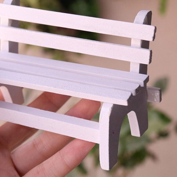 Miniatura Panca in Legno Bianca per Micro Paesaggi - Supporto Multifunzionale e Decorativo