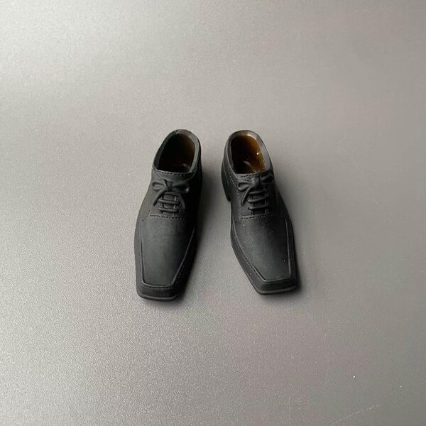 Miniaturschuhe für 1/6 Puppen, elegant und lässig aus schwarzem PP-Material