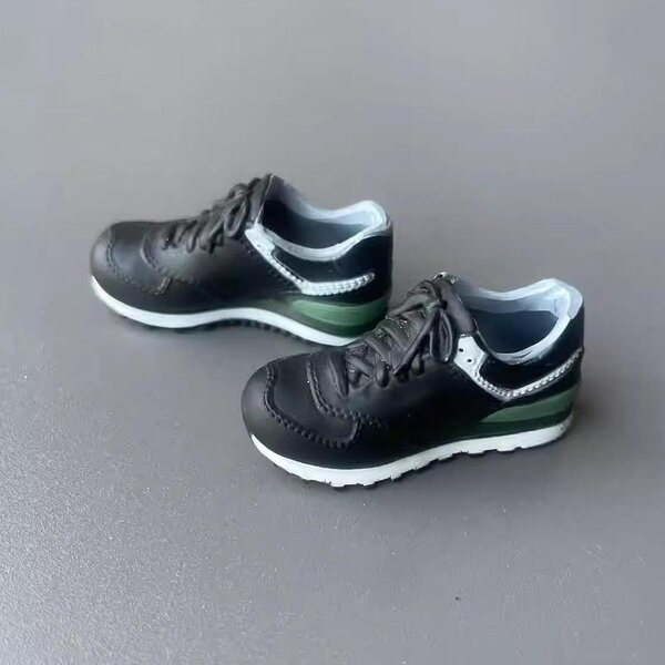 1/6 Miniatur-PVC-Schuhe für Puppen, stilvolle schwarze Turnschuhe