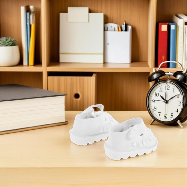 2 Paar Miniatur-Puppenschuhe 20 cm aus mehrfarbiger Spitze als Kostümzubehör