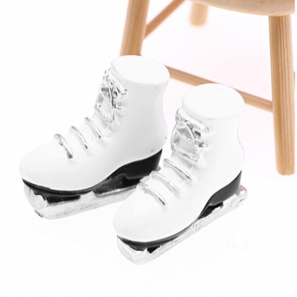 Pattini a Rotelle Miniatura Bianchi in Resina per Bambole – Accessorio Decorativo Sportivo