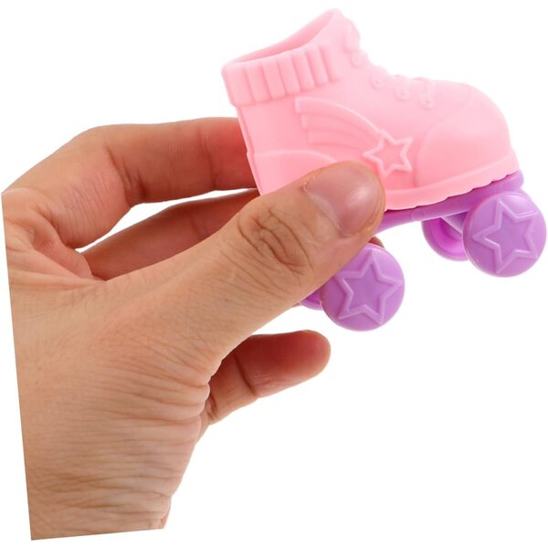 3 Paar Rollschuhe für rosa Miniaturpuppen – Puppenhauszubehör