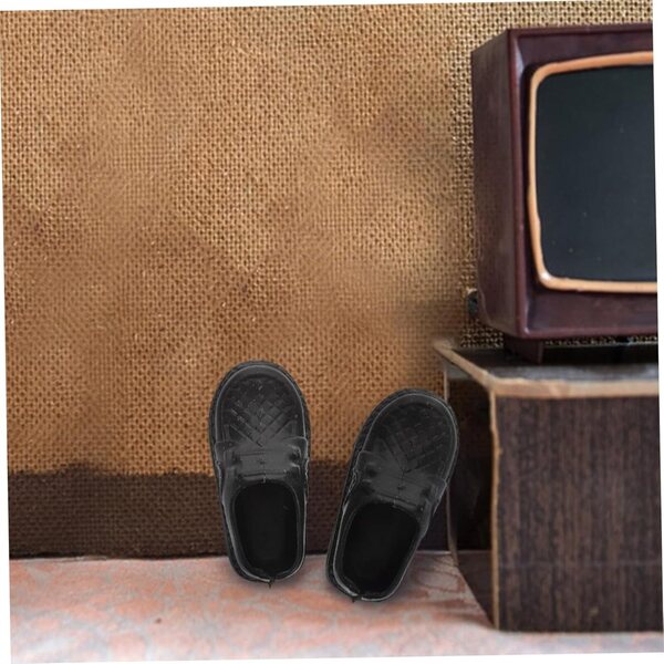 YARNOW 20 Paar Mini-Kunststoffschuhe für Puppenhaus- und Mikrolandschaftsdekorationen