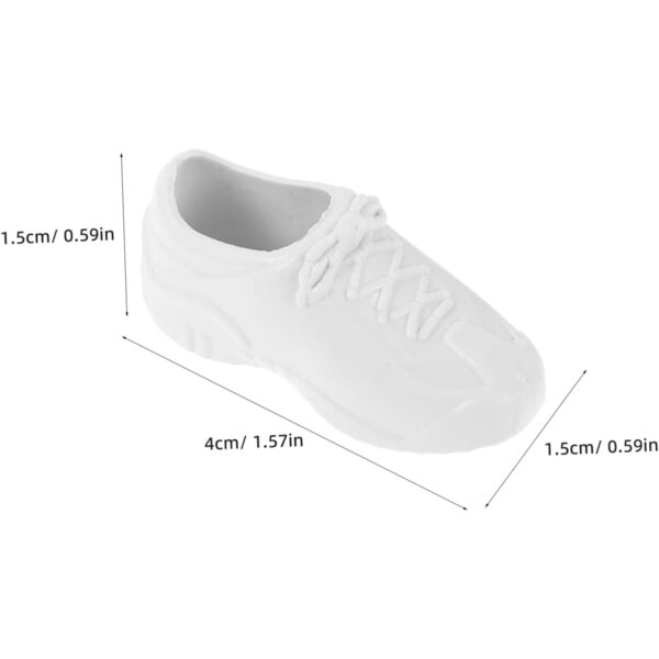 UPKOCH Scarpe Miniature in Plastica per Bambole - Scarpe Sportive Dettagliate e Facili da Pulire