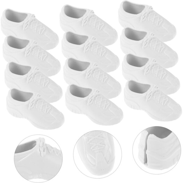 Mikinona Mini Scarpe in Plastica per Dollhouse - Set 31 Paia Multicolore Realistiche