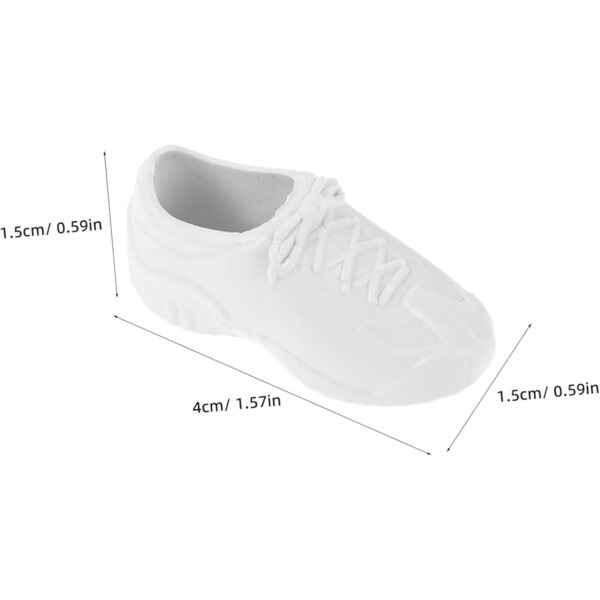 Mehrfarbige Miniaturschuhe aus Kunststoff für Puppen – Set mit 31 Paaren, widerstandsfähig und leicht zu reinigen