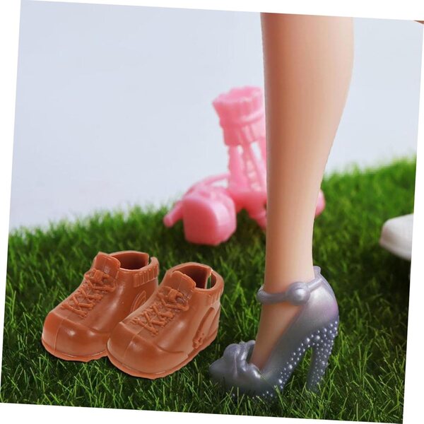 12 Paar Miniaturschuhe für BJD 17 cm – hohe Sneakers und bezaubernde Stiefeletten