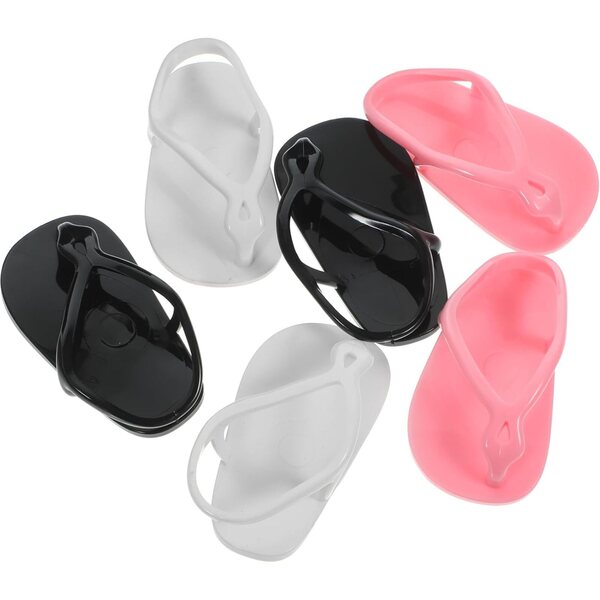 3 Paar bunte Mini-Puppenschuhe – kreative und dekorative Accessoires aus Kunststoff