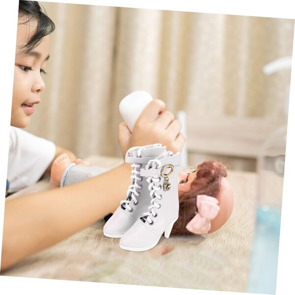 2 Paar elegante Miniatur-Stiefeletten (60 cm) mit handgefertigtem Design und schickem Finish