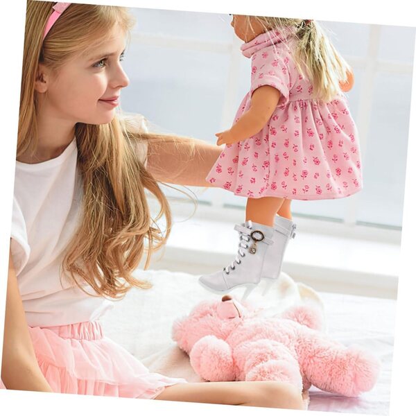 2 Paar elegante Miniatur-Stiefeletten (60 cm) mit handgefertigtem Design und schickem Finish