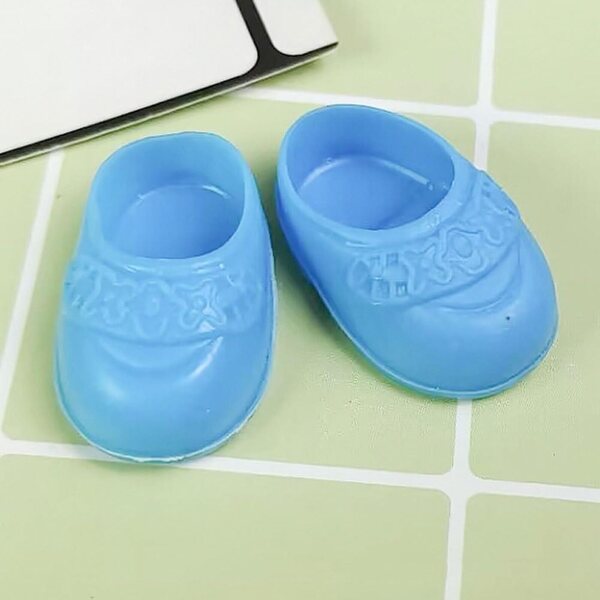 Vaguelly 5 Paar Miniaturschuhe für Puppenhäuser, realistische Accessoires aus Kunststoff
