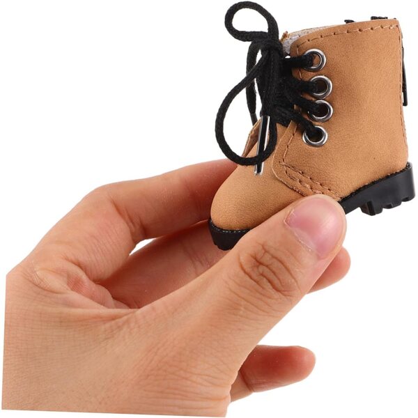 KOMBIUDA Stivali Miniatura Marrone Chiaro per Bambole BJD 20 cm, Accessori Realistici e Resistenti