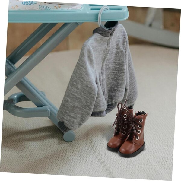 Braune hohe Stiefelschuhe für 30 cm große Puppen – realistisches und widerstandsfähiges Miniaturzubehör
