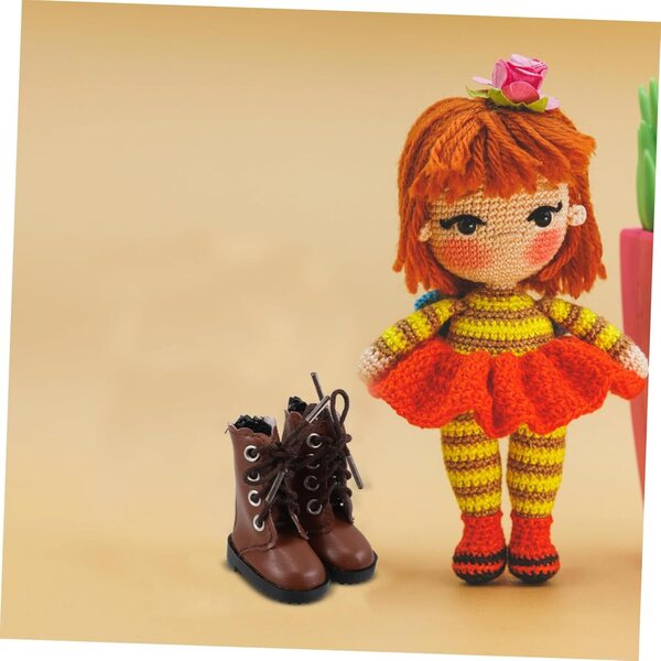 Braune hohe Stiefelschuhe für 30 cm große Puppen – realistisches und widerstandsfähiges Miniaturzubehör
