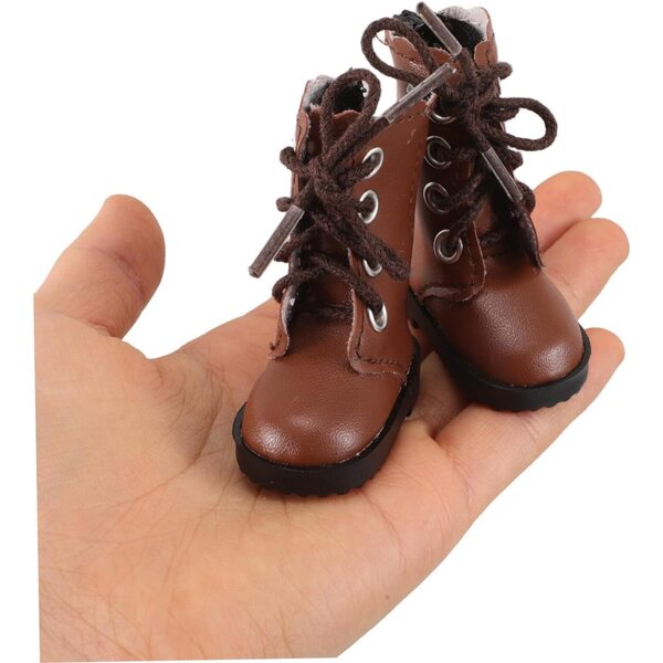 Braune hohe Stiefelschuhe für 30 cm große Puppen – realistisches und widerstandsfähiges Miniaturzubehör